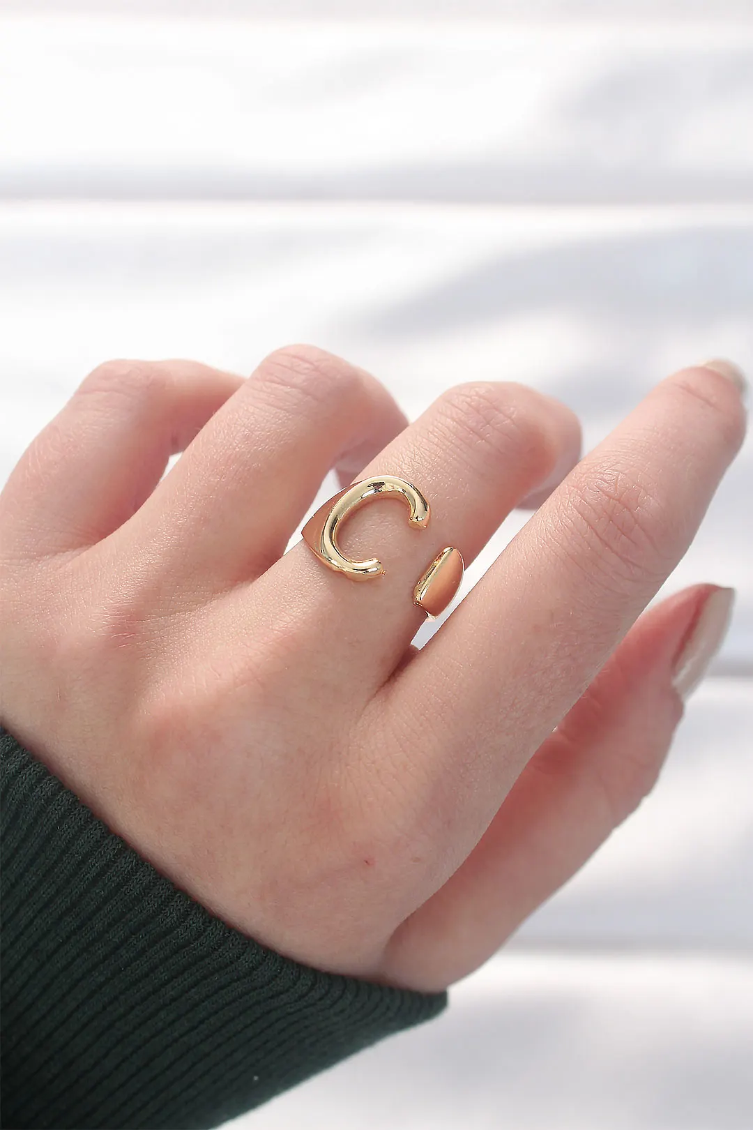 C Harfli Gold Renk Ayarlanabilir Yüzük