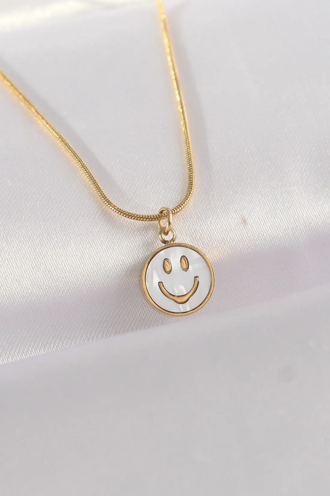 316L Çelik Zincir Gold Renk Mermer Desenli Minimal Smile Kolye