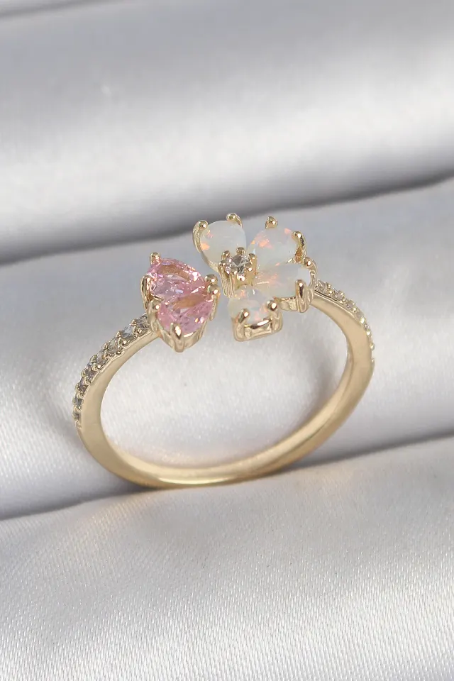 Pirinç Gold Renk Beyaz Mineli Pembe Zirkon Taşlı Çiçek Model Kadın Yüzük