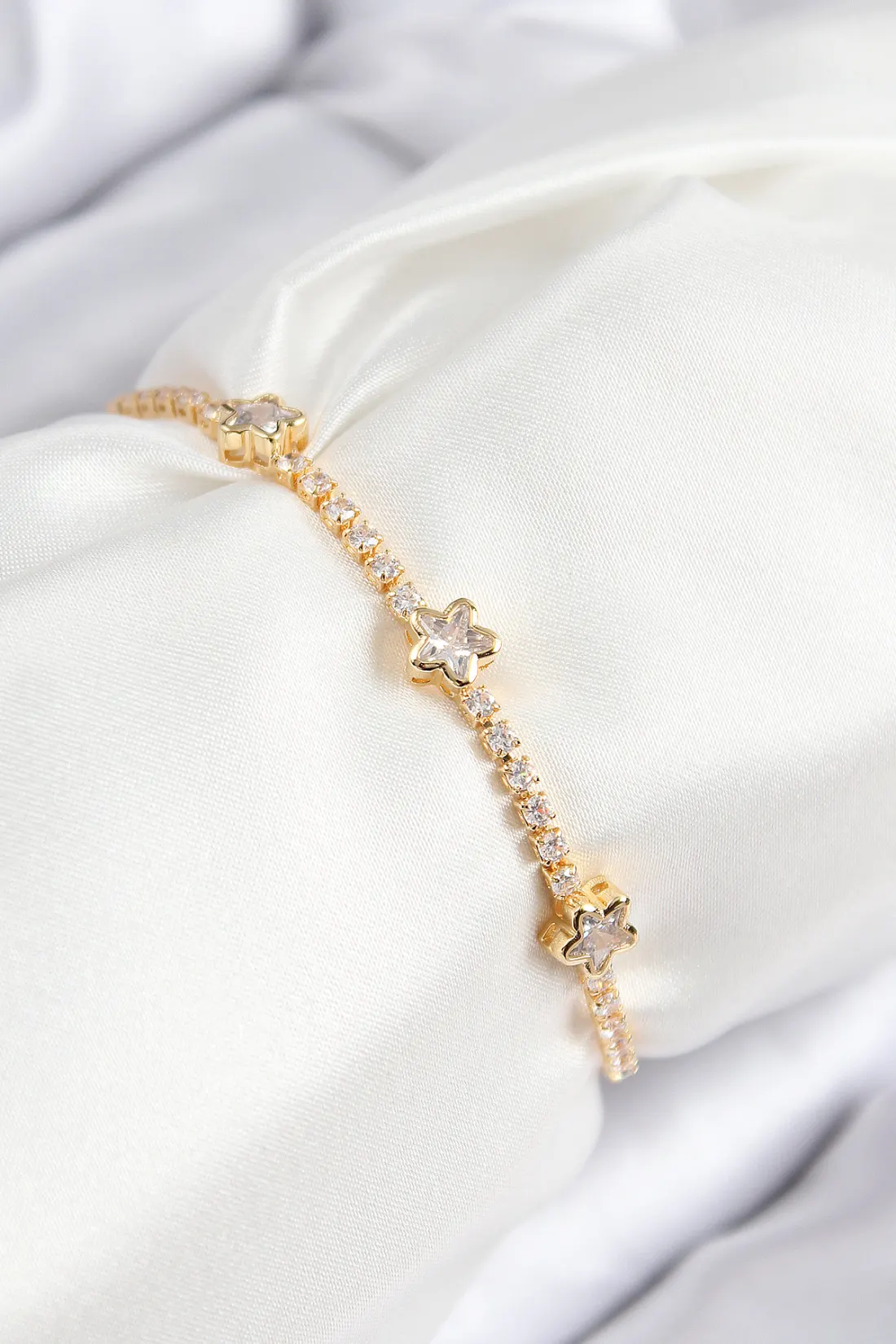Pirinç Zirkon Taşlı Yıldız Model Gold Renk Asansörlü Kadın Bileklik