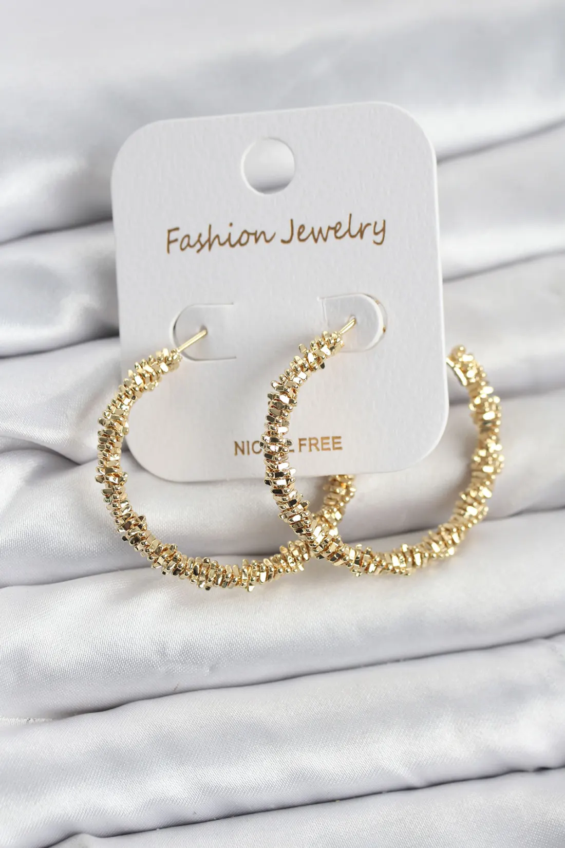 Pirinç Gold Renk Tırtıklı Halka Model Kadın Küpe