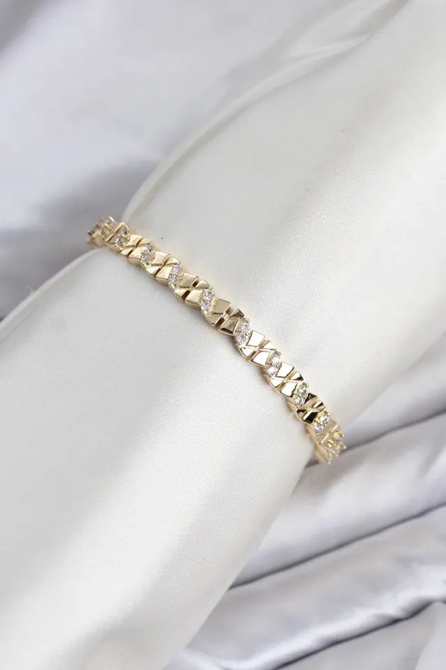 CM Model Zirkon Taşlı VIP Seri Gold Renk Pirinç Kadın Bileklik